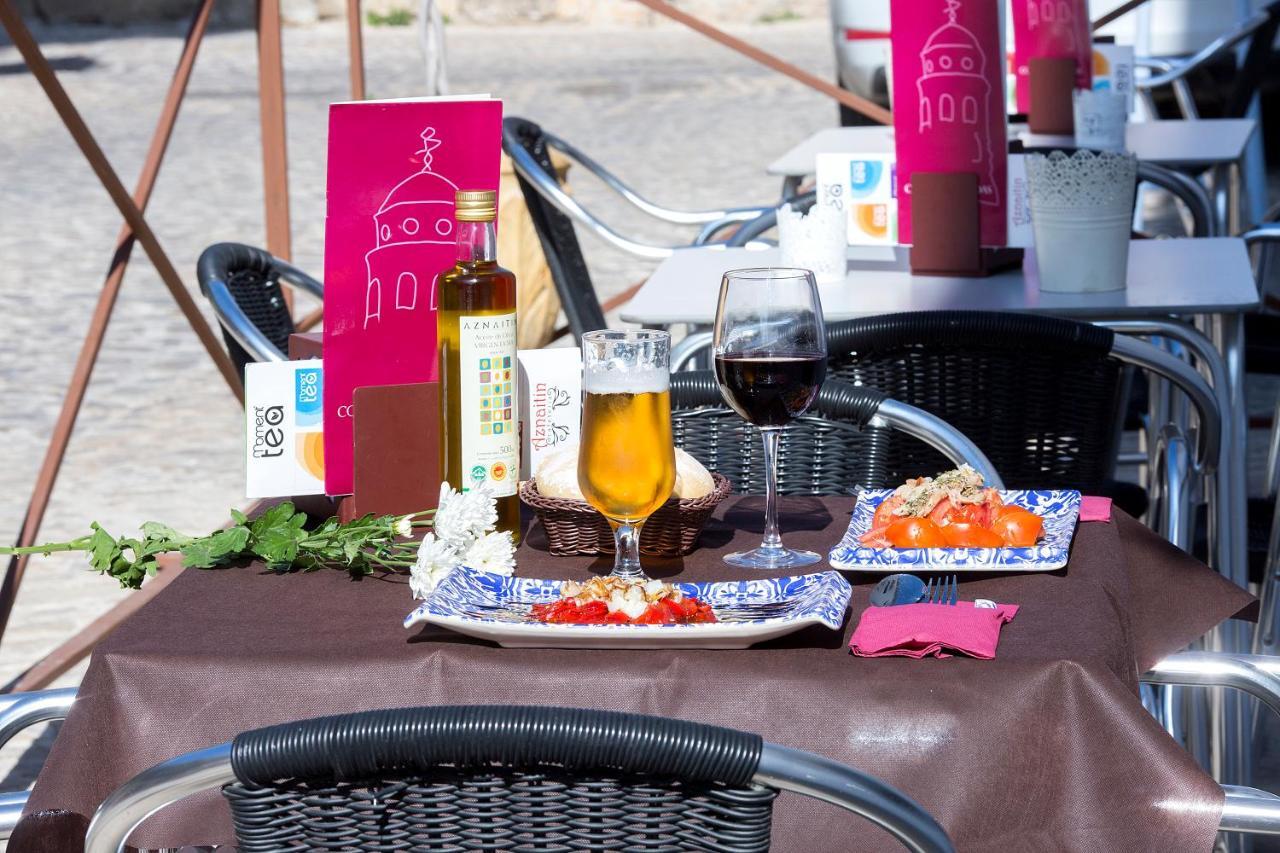 Hostal Aznaitin 바에자 외부 사진